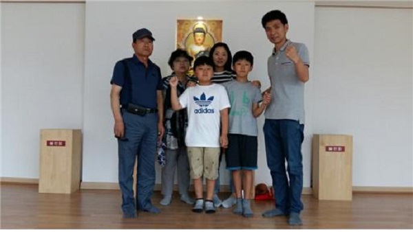 일요법회에 참석한 김종환님 가족