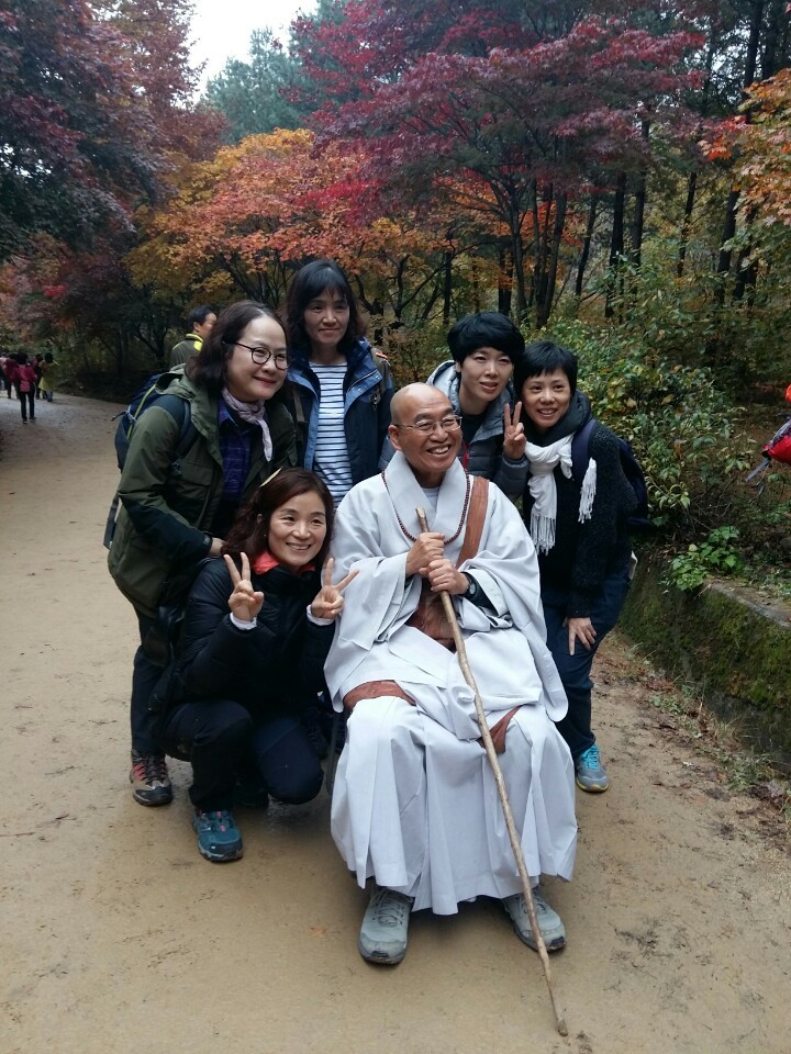 법륜스님과 함께한 문경새재 활동가 나들이 (오른쪽이 장지연 님)