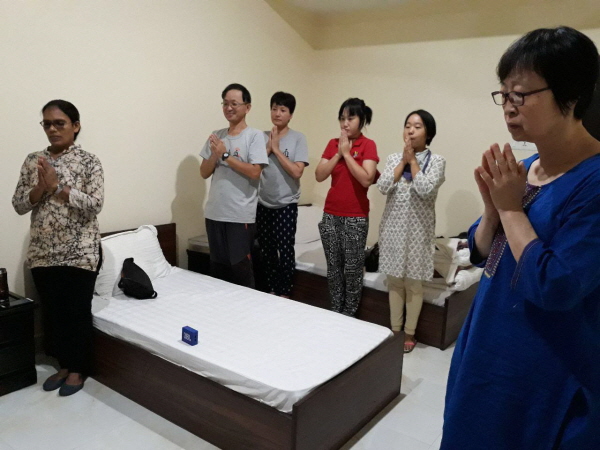 같은 시각, 인도JTS에서는 생중계로 입재식을 함께 했습니다. 같은 시각, 인도JTS에서는 생중계로 입재식을 함께 했습니다.