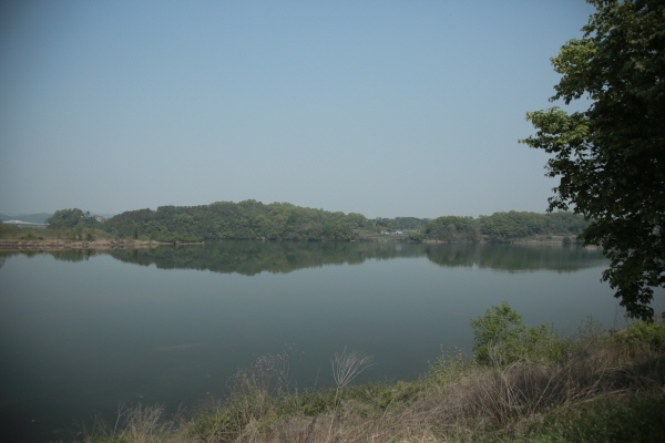 탄금대 주변에는 지금도 가야금과 관련된 지명이 남아 있다고 합니다.