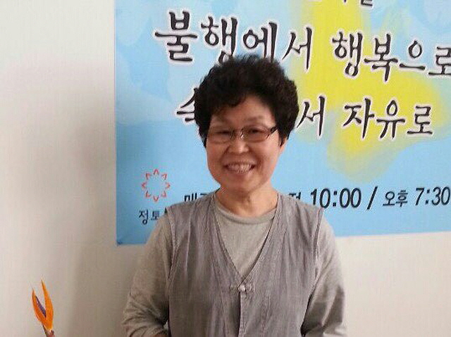 새벽법회의 공양 담당인 한민자 님