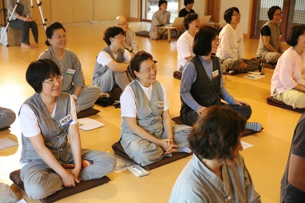 해외 총무단 수련 모습 (맨 왼쪽 박은선 님)