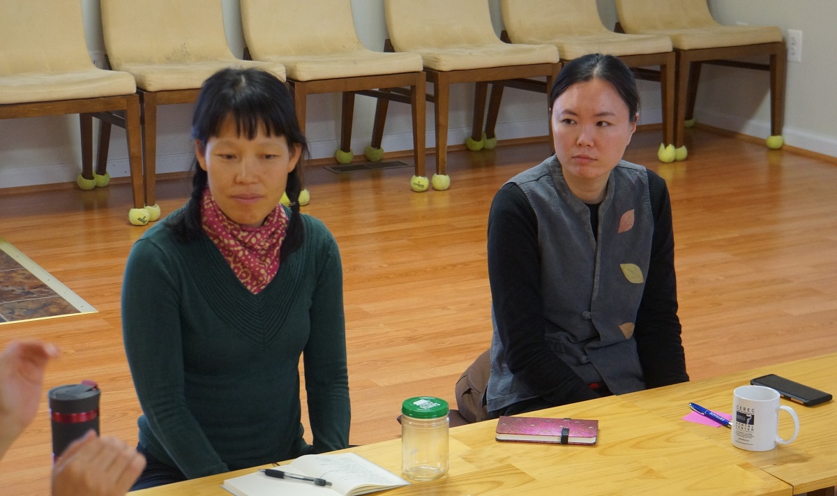 진지하게 듣고 있는 김길님 님 (왼쪽)과 김세희 님 (오른쪽)