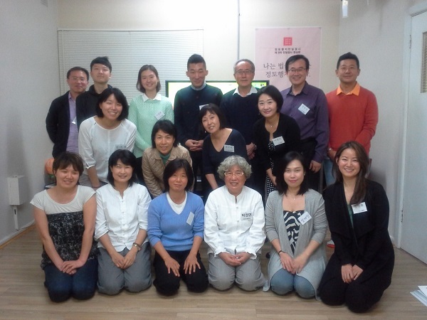 시드니법당 불교대학 9기 저녁반 신입생들