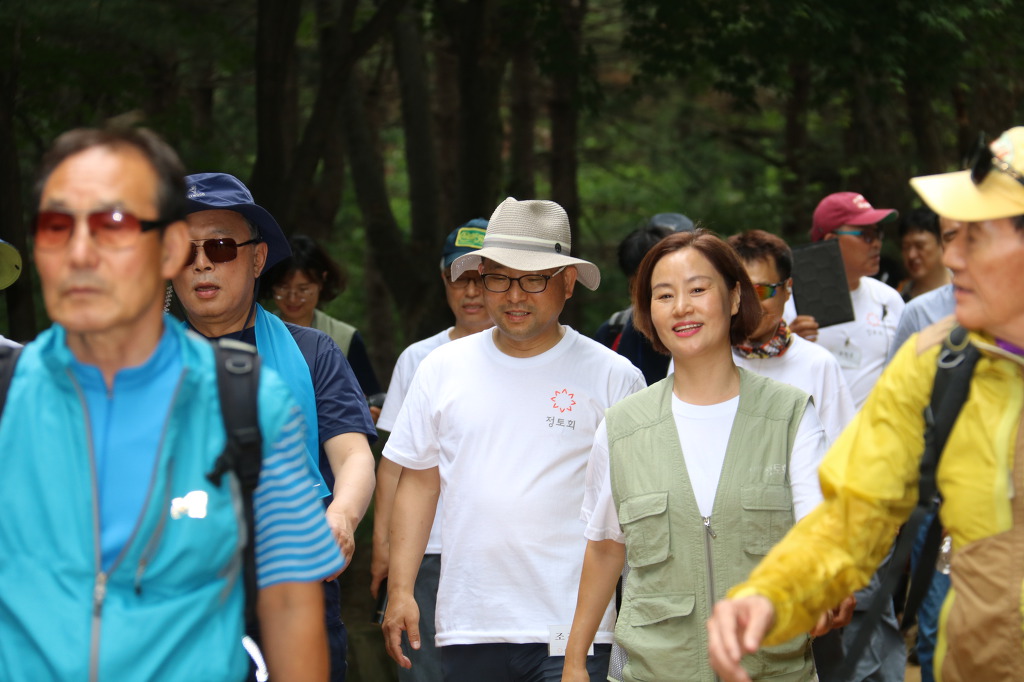 문경새재 거사나들이 (가운데 하얀색 티셔츠 조길래 님)