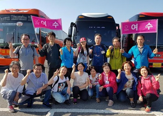 천일결사에 가서, 왼쪽 아래 세 번째가 반청 님