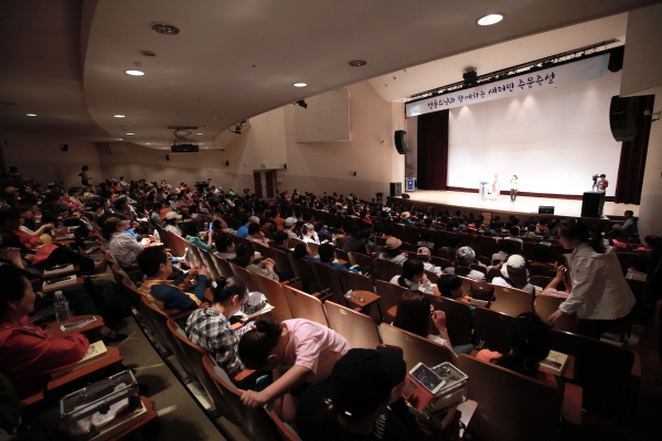 새터민 즉문즉설은 남한 땅에 정착해서 살기 위한 노고가 묻어있습니다.