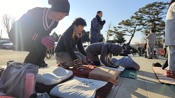 평화 통일을 위한 만 배 정진
