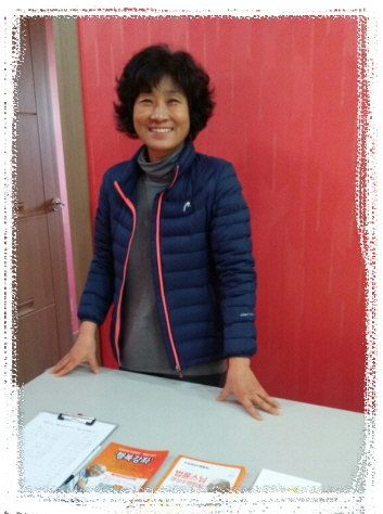 환한 미소로 접수를 받고 있는 이석매 보살님~^^