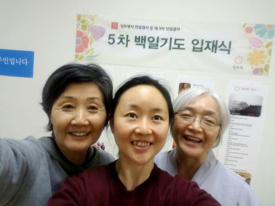 왼쪽부터 이옥식 님, 정혜진 님, 하일숙 행자님