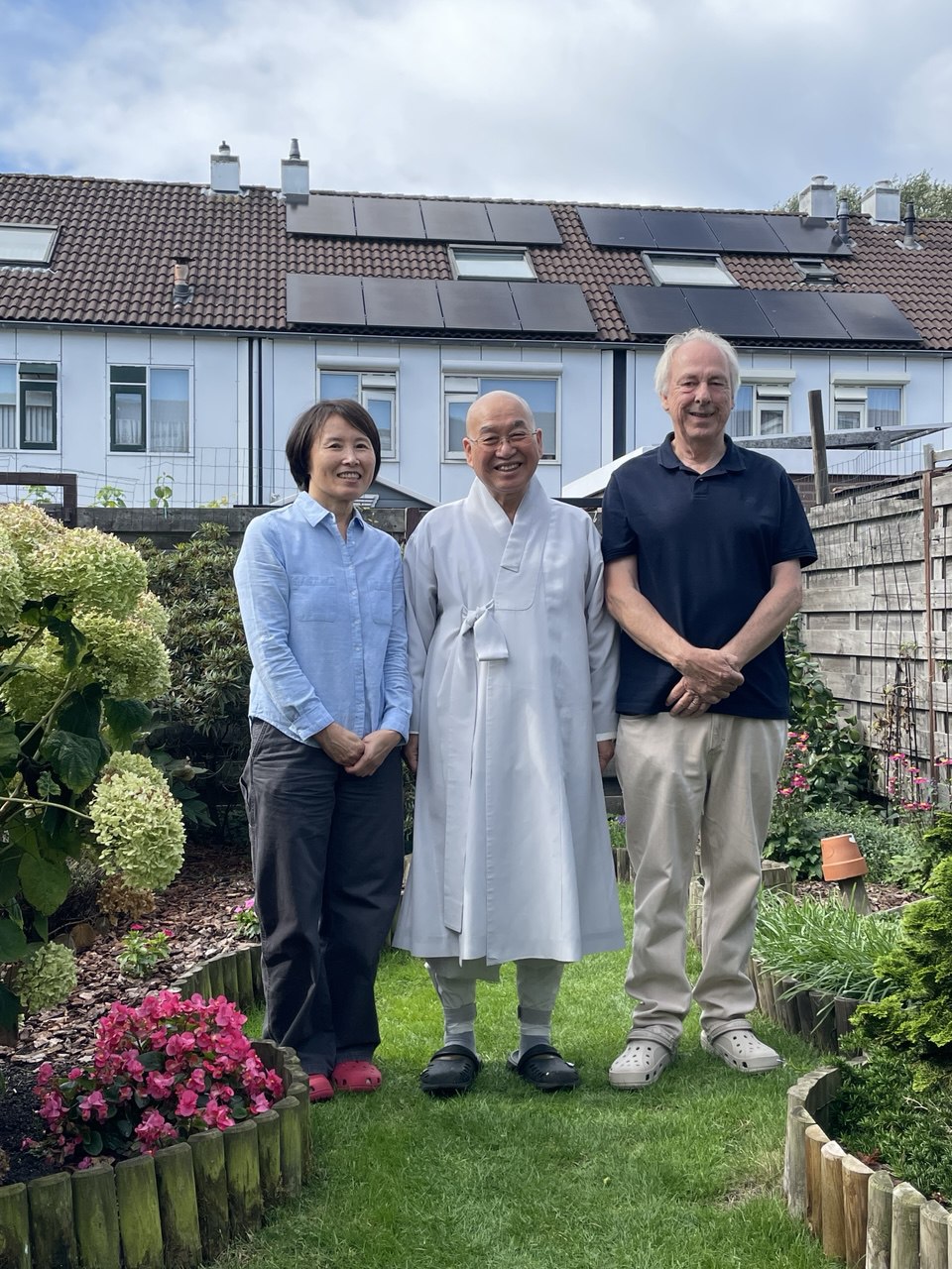 김미경 님 집에서 점심식사 후 (왼쪽 김미경 님, 오른쪽 김미경 님 남편) 김미경 님 집에서 점심식사 후 (왼쪽 김미경 님, 오른쪽 김미경 님 남편)