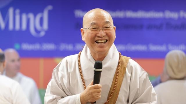 끄달림으로부터 자유로워지려면, 어떻게 해야 하나요?