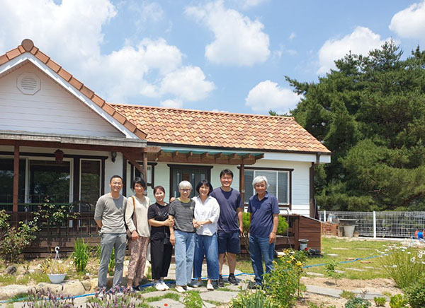 청도에 사는 정토회 도반들과(오른쪽에서 세 번째)