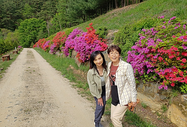 2023년 문경수련원에서 깨달음의 장을 마치고 깨장 동기와(왼쪽 김지은 님)