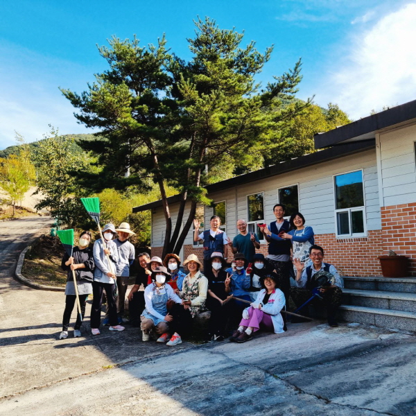 문경 선유동연수원에서 도반들과 울력