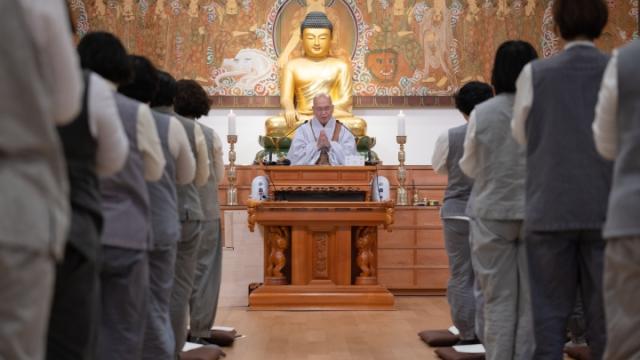 “계율은 왜 '돕는 것'보다 '해치지 않는 것'이 먼저일까요?”