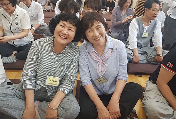 2019년 6월 동래법당에서 수행법회 후(오른쪽 김보경 님)