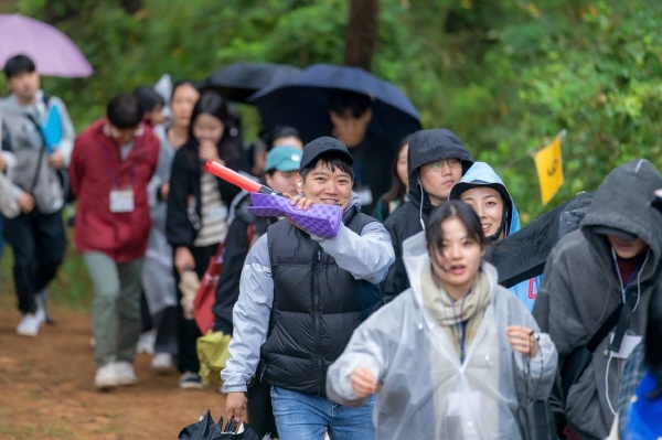 경주 역사 기행(맨 가운데가 김문찬 님)
