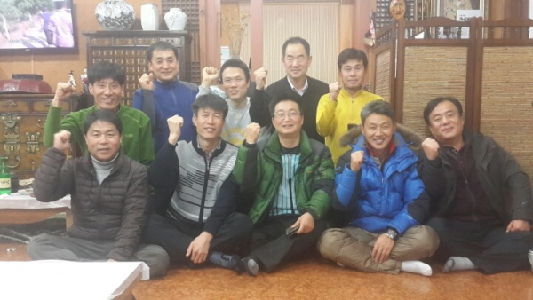 든든하고 멋진 거사님들~~ 오른쪽 노란 옷 입은 분이 조규봉 거사님~*^^*