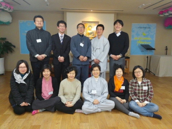 경전반 도반들과~ 뒷줄 왼쪽 끝이 박병준 거사님~^^