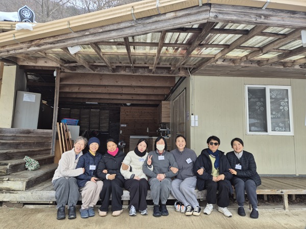 3월 바라지장에서(왼쪽에서 세 번째가 천혜진 님)