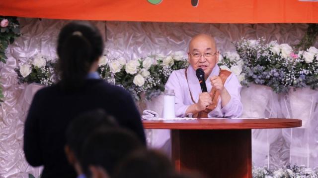 “열심히 살아왔는데, 왜 인생은 제 뜻대로 흘러가지 않을까요?”