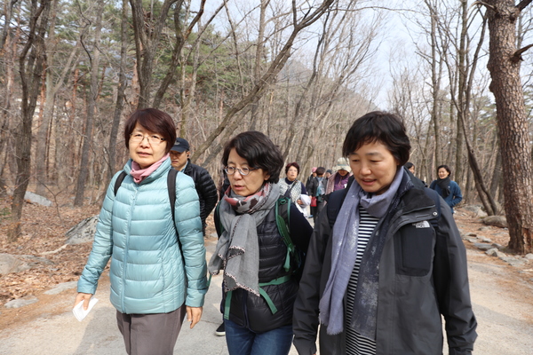 2019년 문경 활동가수련에서 (왼쪽부터 이정인 님, 김선희 님, 백은주 님)