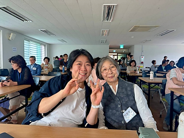 2026년 부처님 오신날 행사 참여 중(오른쪽 첫 번째 진경수 님)