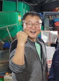 창고 정리 중에 창고 정리 중에