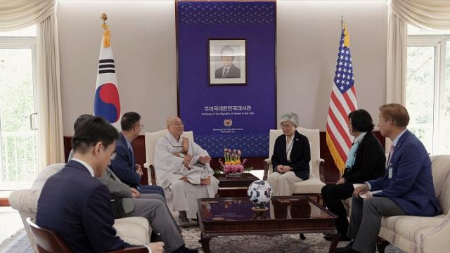 “평생 컴퓨터 앞에서만 일해왔는데, 새로운 일을 할 수 있을까요?”