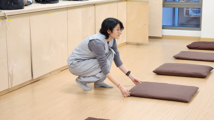 방석을 놓는 꼭지 이다혜 님