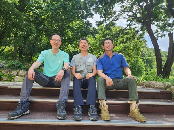 보리수 활동 중에(맨 오른쪽이 김창래 님) 보리수 활동 중에(맨 오른쪽이 김창래 님)