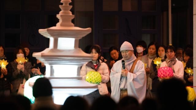 “부처님 오신 날을 앞두고 연등을 밝히는 이유”