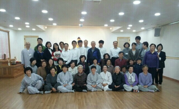 덕생 법사님을 비롯하여 청주법당 개원식을 축하해 주기 위해 오신 도반들
