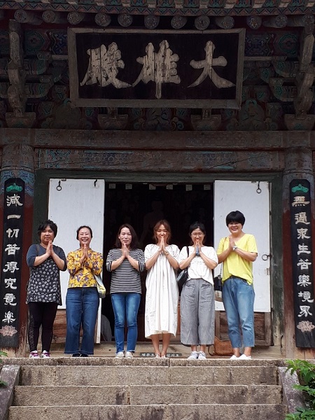 고성 옥천사 나들이(왼쪽부터 최순옥, 담당 김미경, 정유진, 김지은, 성현정, 신인영 님)