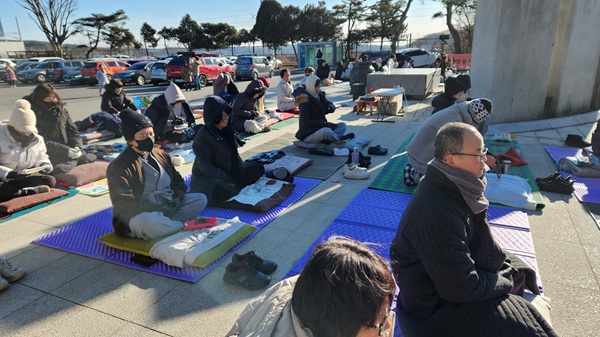 만 배 후, 명상으로 숨을 고르다.