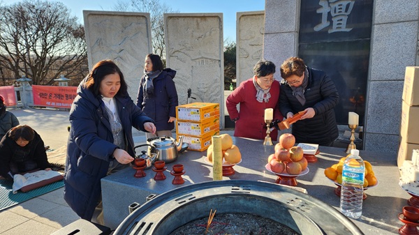 3일 간의 만 배 정진 회향 준비