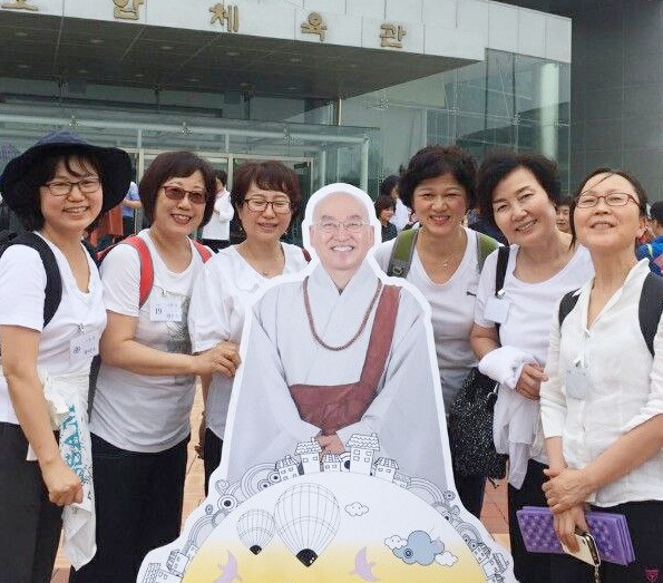 2013. 9. 경전대학 졸업식 (오른쪽 세 번째 김병숙 님) 2013. 9. 경전대학 졸업식 (오른쪽 세 번째 김병숙 님)