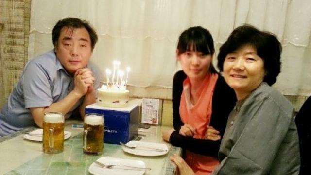 2014년 남편 조성원 님 생일 파티. 부부는 1986년 결혼해 슬하에 아들과 딸, 두 남매를 두었습니다.