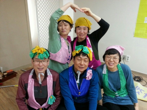 앞줄 맨 왼쪽이 멋진 폼으로 큰 웃음 준 배성만 거사님 ㅎㅎㅎ
