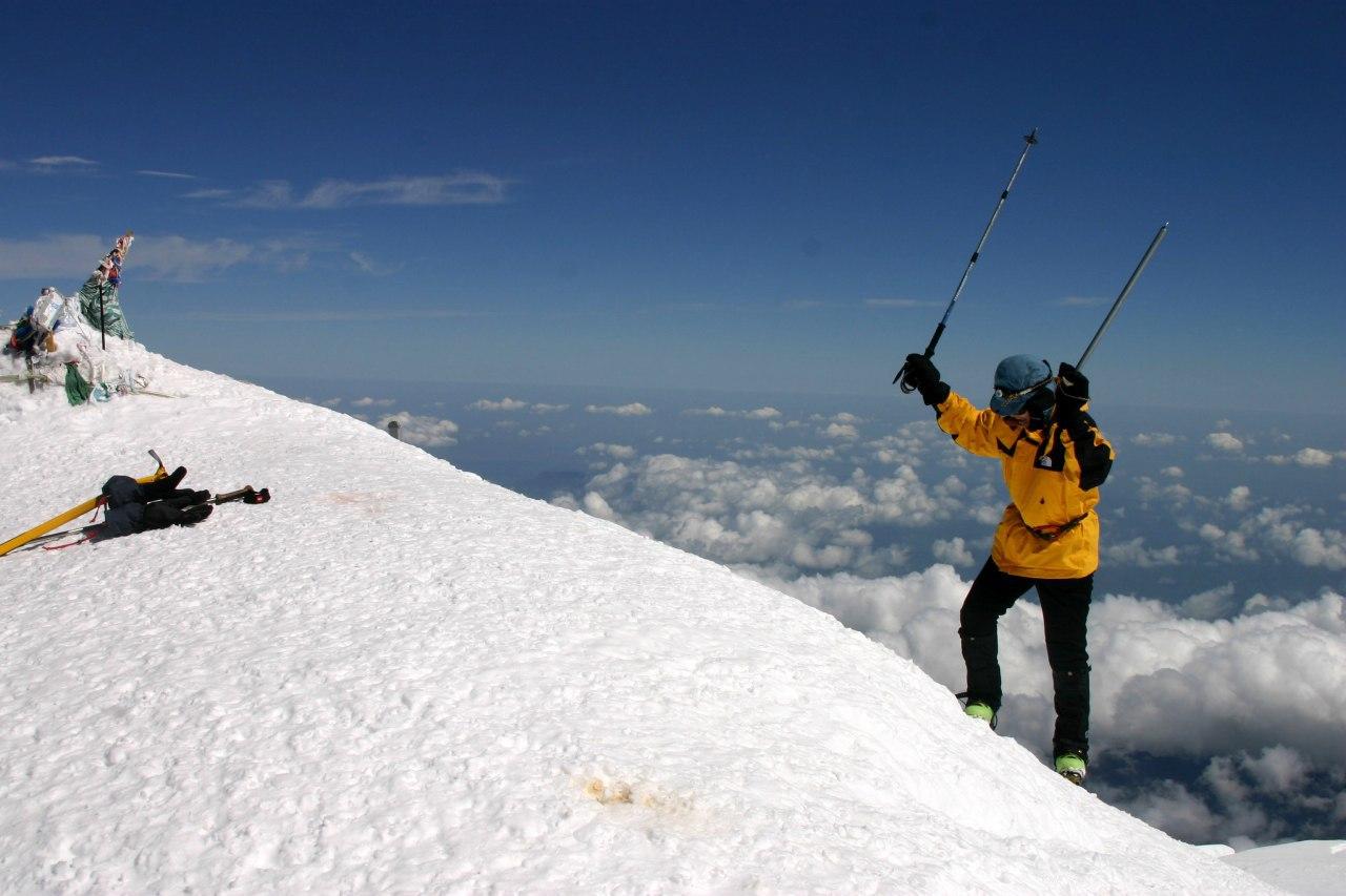 러시아 엘브러즈 정상 5,642 m에 오른 이응노 님