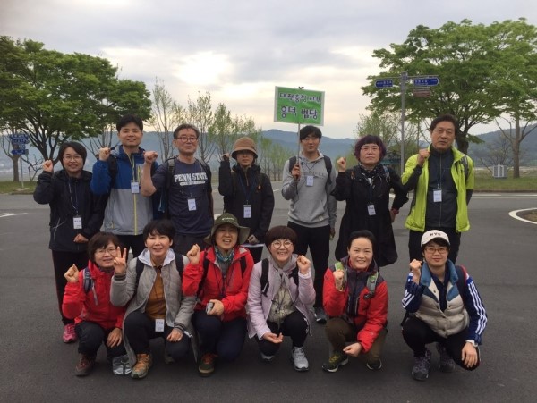 남산순례 중 불교대학 도반들과 함께