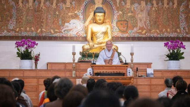 “술과 도박으로 가족을 무너뜨린 아버지, 용서해야만 하나요?”