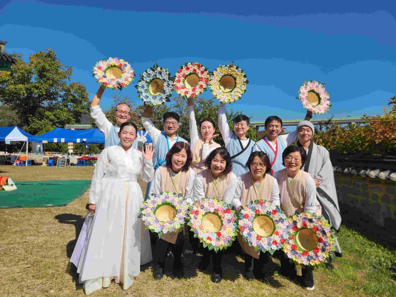 대구, 경북지부 예술팀 (앞줄 왼쪽 첫 번째 이수진 님) 대구, 경북지부 예술팀 (앞줄 왼쪽 첫 번째 이수진 님)