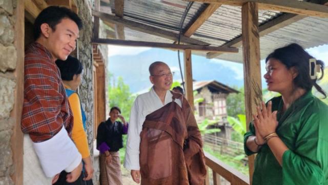 “가난한 사람들의 집을 지어주는 것이 진정한 불사입니다”