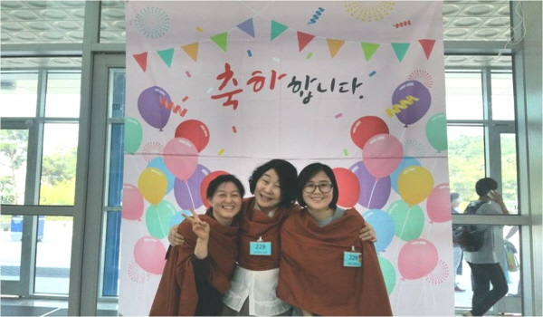 경전반 졸업식(맨 오른쪽)