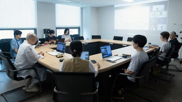 “남편의 중국 주재원 발령, 가족이 함께 가야 할까요?”