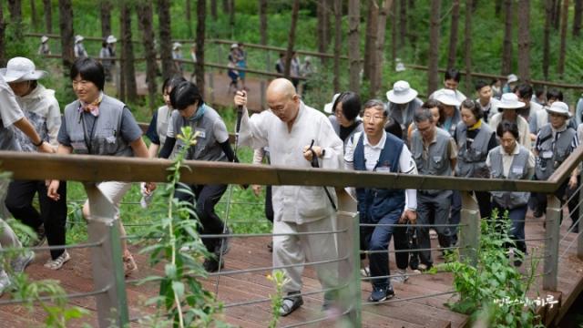 “국경을 넘어온 난민들을 여기서 만났습니다”