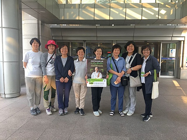 2019년 부산시청 외국인 대상 영어강연(맨 오른쪽 김경희 님)