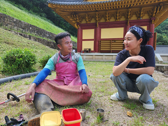 문경수련원에서 아내와 함께